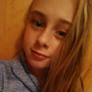 Meet your Posher, Chloe